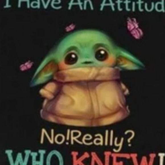 T-Shirt - Picture 4 of 9